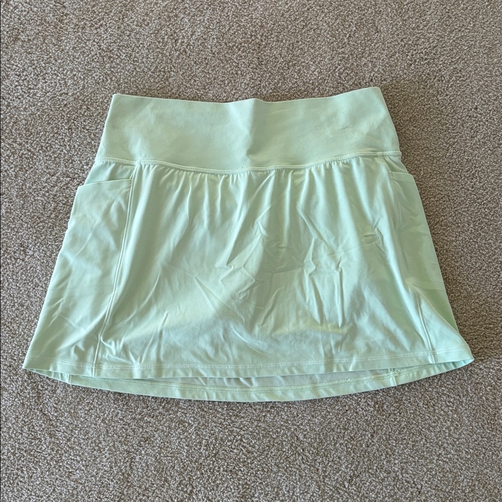Like new! Athleta Salutation Stash 14.5” Skort